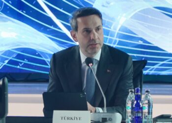 Evlenecek gençlere 250 bin TL destek! Bakan Bayraktar yeni rakamları açıkladı
