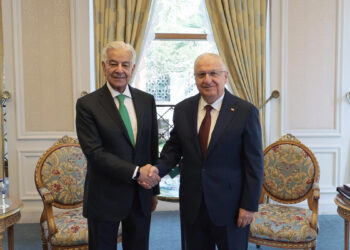 Bakan Güler, Pakistan Savunma Bakanı Khawaja Muhammad Asif ile görüştü
