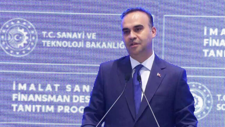 Bakan Kacır: İşletmelerimiz, 250 milyar liralık finansman paketine 1 Eylül'den itibaren başvurabilecek