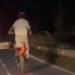 Beykoz’da motosikletlilerin tehlikeli yolculuğu kamerada; tek teker ilerleyip slalom yaptılar