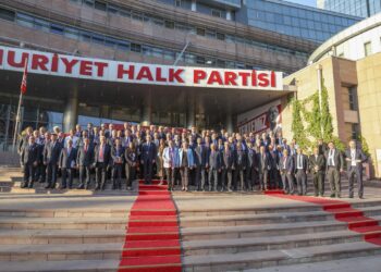 CHP’nin 81 il başkanından ortak mesaj: “Bağlılığımız kişilere değil, CHP’yedir”