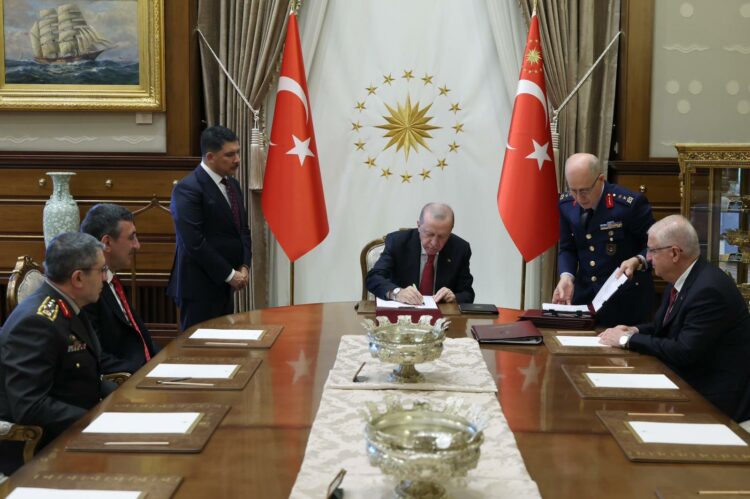 YAŞ kararları açıklandı! 94 personel terfi etti, Hava Kuvvetleri Komutanı değişti