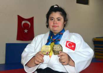Kendini korumak için judoya başladı, dünya şampiyonu oldu! Zeynep Sude Türkiye’yi gururlandırdı