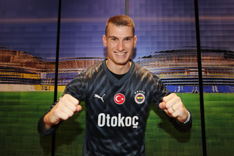 Fenerbahçe’de sürpriz ayrılık! Dominik Livakovic Barcelona’ya transfer oldu