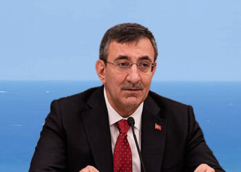 Cevdet Yılmaz’dan Girne’de batan gemiyle ilgili açıklama: “Önceliğimiz yolcu ve mürettebatın kurtarılması”