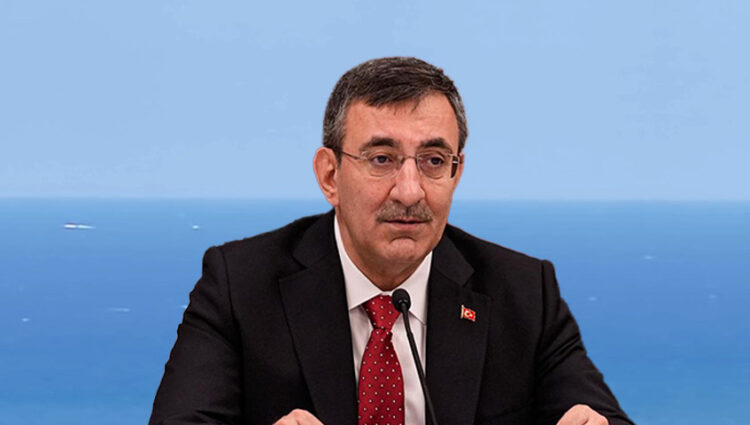 Cevdet Yılmaz’dan Girne’de batan gemiyle ilgili açıklama: “Önceliğimiz yolcu ve mürettebatın kurtarılması”