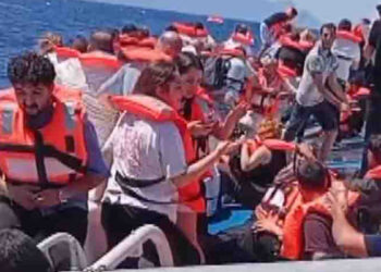 Girne'de alabora olan gemideki çocuğu kurtardığı anları anlattı