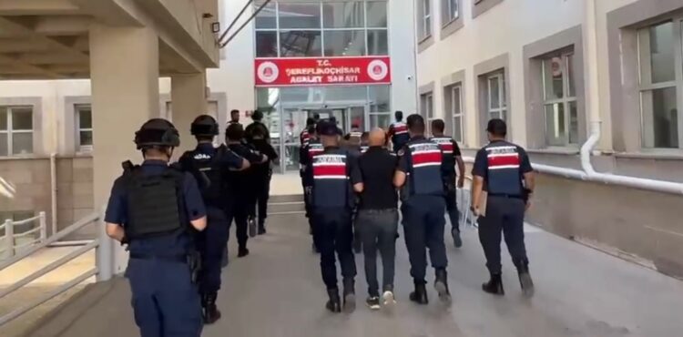 18 yıllık faili meçhul cinayette düğüm çözüldü! Cep telefonu sinyalleri şüphelileri ele verdi