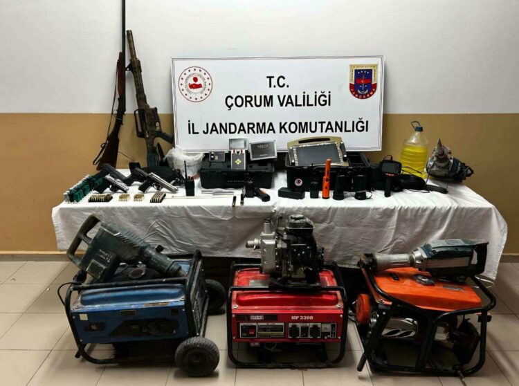 Define operasyonunda şoke eden cephanelik! Patlayıcı, silah ve yeraltı görüntüleme cihazları ele geçirildi