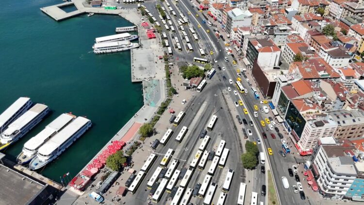 Kadıköy'de ulaşım değişiyor! 26 otobüs hattı Rıhtım'dan kaldırılıyor