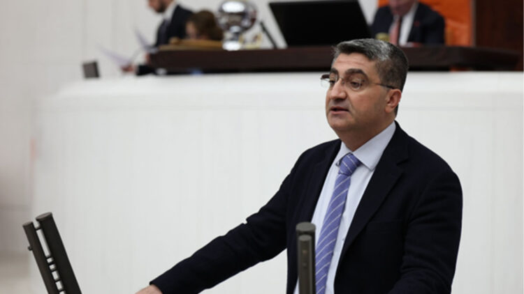 DEVA Partili Ekmen’den TRT’ye AK Parti tepkisi: “Bir partinin değil, 86 milyonun kanalı olduğunu hatırlamalı”