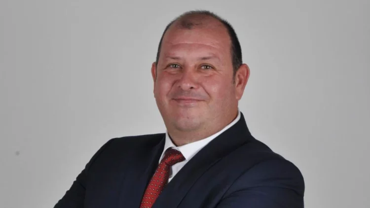 Menderes Belediye Başkanı İlkay Çiçek kesin ihraç talebiyle disipline sevk edildi