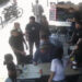 Nefes borusuna yemek kaçan kadını, polis Heimlich manevrasıyla kurtardı