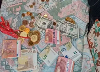 Otoyol jandarması, emekli öğretmen çifti dolandırılmaktan kurtardı
