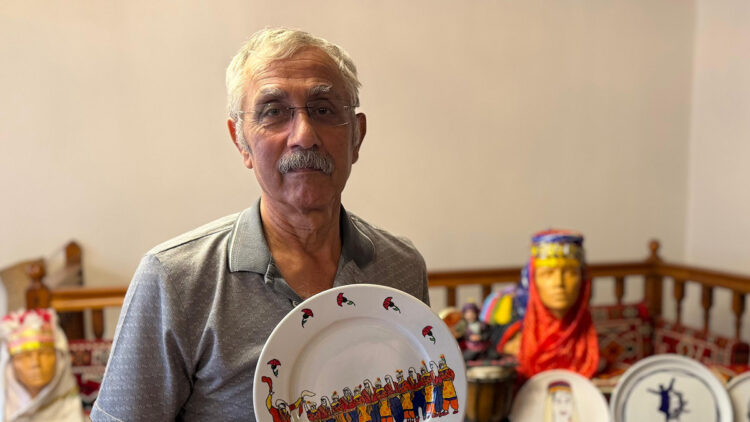 Türk halk oyunları figürlerini tabaklara işleyip dünyaya taşıyor