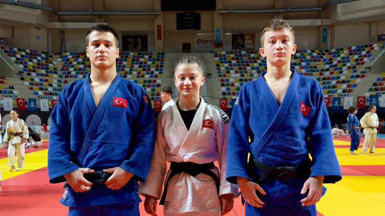 UMRANIYE-SPOR-KLUBUNDEN-3-JUDOCU-SAMPIY_