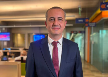 Türksat 3-A yayınları sona erdi: Kanal ve sinyal sorunu yaşayanlar çağrı merkezlerine akın etti!