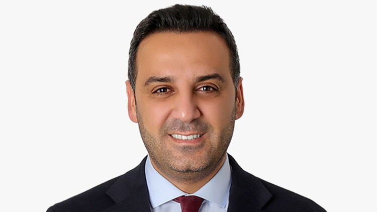 Belediye otoparkında silah sesleri! Başkana pusu