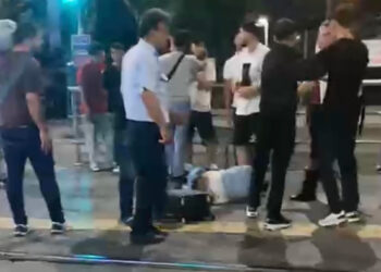 Zeytinburnu’nda parasının çalındığını düşünüp peşlerinden gitti; şüpheliler tarafından darbedildi
