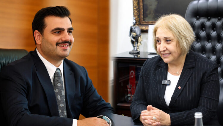 AK Parti'li İnan: "Menderes Belediye Başkanı 1,5 senedir partimize dâhil olma çabasındaydı"