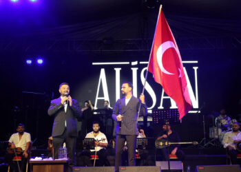 Sadabad Kültür Yolu Festivali’nde Alişan sahne aldı