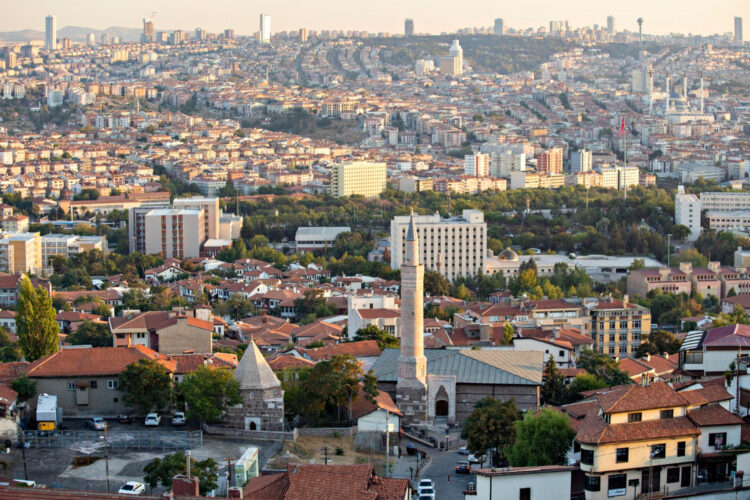 Ankara'da hayat var da, biz neredeyiz gardaş?