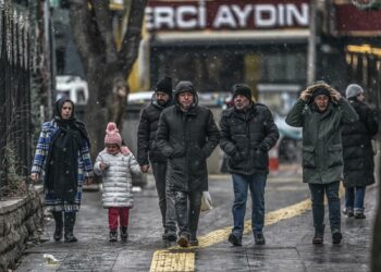 Ankara ayazının ve esnaf tezgahının anatomisi: Donduk la, bi çay ver!