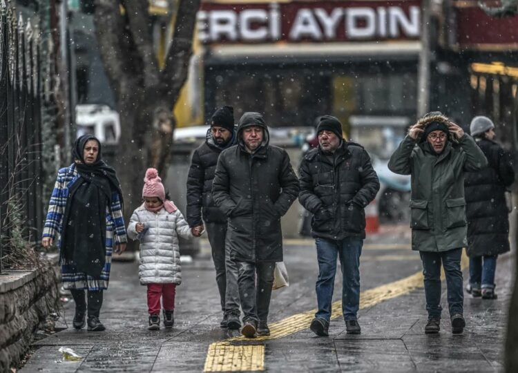 Ankara ayazının ve esnaf tezgahının anatomisi: Donduk la, bi çay ver!