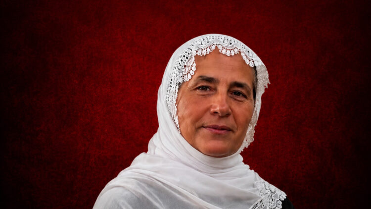 Annesini öldürüp çöp konteynerine atmıştı: Cani evlat çıkarıldığı mahkemece tutuklandı