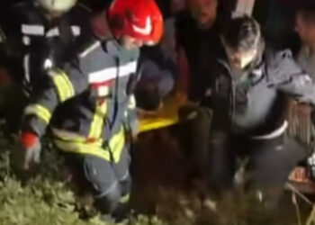 Bartın’da feci kaza kamerada! Minibüs ve otomobil şarampole devrildi: 11 yaralı