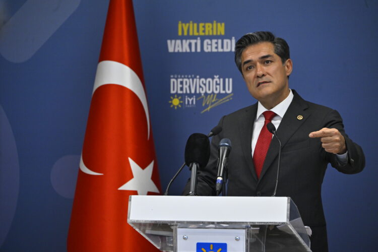 Millet gerçek gündemlerden alıkonuldu; Genç işsizliği, emekliler, enflasyon, hayat pahalılığı, ne zaman konuşulacak?