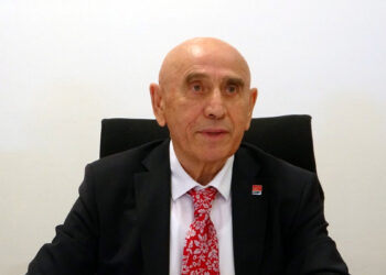 CHP’li Kaya başka partilere geçenlere ateş püskürdü: "Partiden ayrılıyorsanız, görevinizden de ayrılacaksınız"