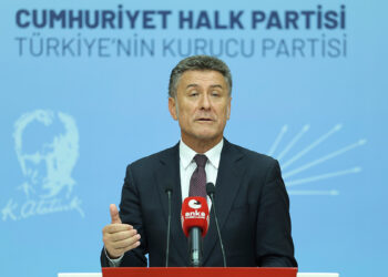 CHP'li Sarıbal'dan çiftçiye destek mesajı: "Çiftçimiz yalnız değildir, bu bozuk düzen değişebilir"