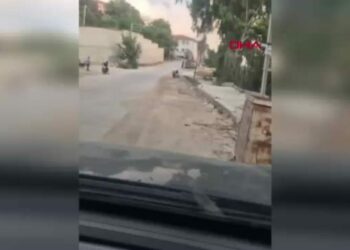 Mikserin yola beton dökmesi kamerada