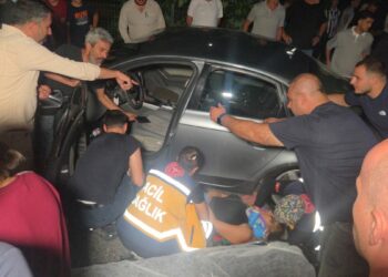 Kazaya karışmamak için manevra yapıp ağaca çarptı: 1 yaralı
