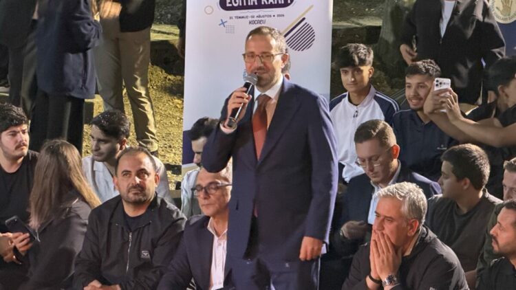 Bakan Yardımcısı Ayyıldız: Sokak çeteleriyle mücadelemizi hızlı ve kararlı şekilde yürüteceğiz