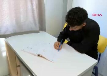 Depremzede Hasan, boş konteynerde hazırlandığı YKS'de Türkiye 434'üncüsü oldu