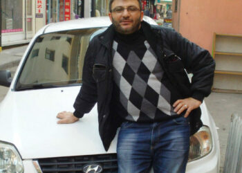 Yuvasına sıcak su döktüğü arıların soktuğu mobilya ustası doğum gününde öldü
