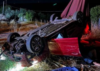 Bursa'da otomobil şarampole yuvarlandı: 3 yaralı