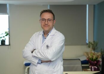 ‘Havuz suyundaki kimyasallar kulak enfeksiyonu riskini artırabilir’