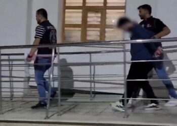 Cezaevinden tahliye oldu, çaldığı otomobille Antalya'da yakalandı