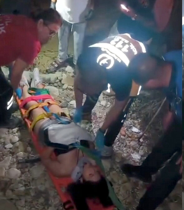 3 metre yükseklikten kayalıklara düşen genç kız yaralandı