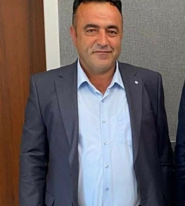 Devrilen traktörün altında kalan muhtar, hastanede öldü
