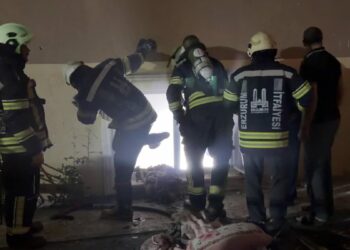 Erzurum’da bir binanın bodrum katında yangın: 6 kişi dumandan etkilendi