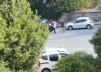 Kağıthane’de para vermeyen ablasını soda şişesiyle yaraladı