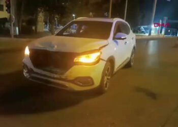 Hafif ticari araçla cip çarpıştı: 1 yaralı