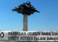 Altay'ın pankartı meydanlarda