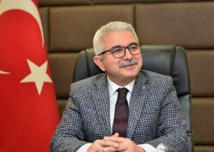 42 kişinin öldüğü sitenin müteahhidine tahliye
