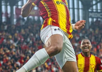 Göztepe'de Juan CSKA'nın kapısından döndü