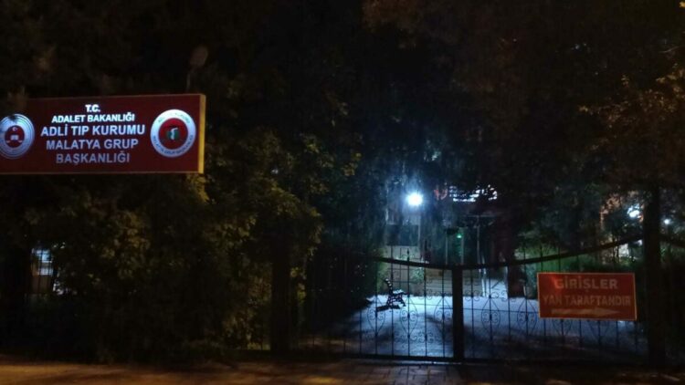 Pres makinesine sıkışan işçi öldü